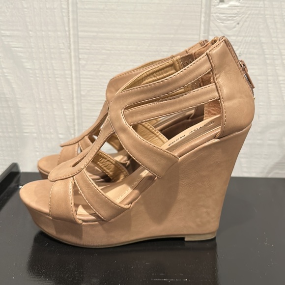 Top Moda Wedge - Picture 2 of 8